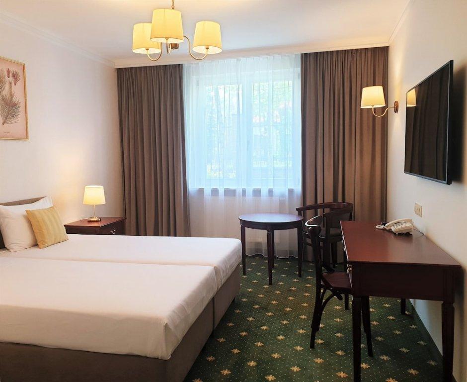 Hotel Klub Sosnowy Varšava Exteriér fotografie